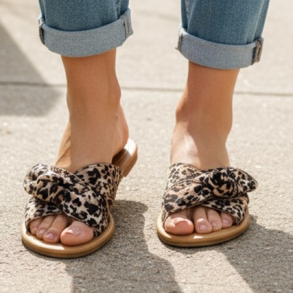 NIB Women’s Leopard Bow Slide Sandals | Qupid | Animal Print Slip-On Shoes - Picture 2 of 15